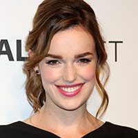 Elizabeth Henstridge